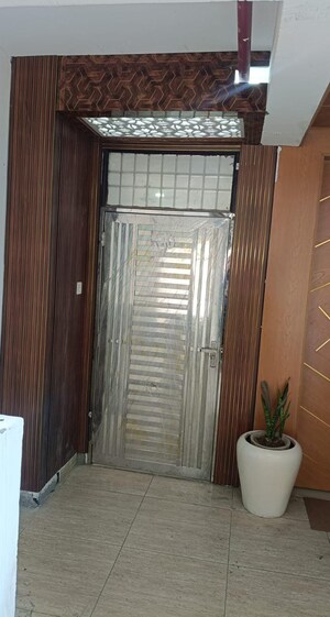 Bathroom in 3.5 BHK Apartment at Ajnara Le Garden, Sector 16b Greater Noida – for Rent