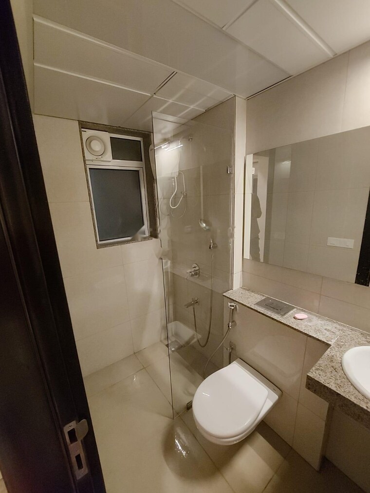 Bathroom, hubtown-hillcrest 2 Bedroom 714 Sq.Ft. Apartment In Andheri East Mumbai 10016672