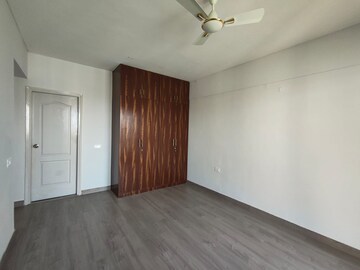 Room in 2.5 BHK Apartment at Silverglades The Melia First Citizen, Sohna Sector 35 – for Rent