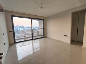 Room in 2.5 BHK Apartment at Silverglades The Melia First Citizen, Sohna Sector 35 – for Rent