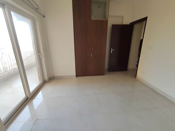 Room in 2.5 BHK Apartment at Silverglades The Melia First Citizen, Sohna Sector 35 – for Rent