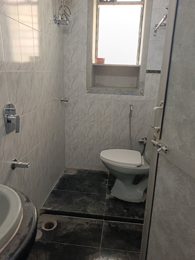 Bathroom, happy-house-prabhadevi 2 Bedroom 800 Sq.Ft. Apartment In Prabhadevi Mumbai 10016809