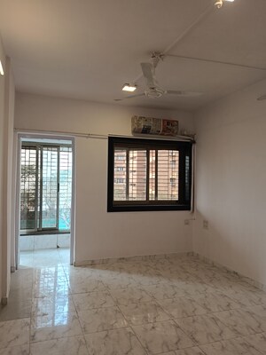 Room in 2 BHK Apartment at Happy House Prabhadevi, Prabhadevi – for Rent