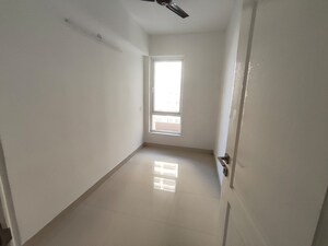 Room in 3 BHK Villa at Central Park Flower Valley, Sohna Sector 33 – for Rent