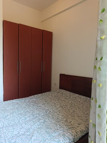 Room in 1 BHK Apartment at Ashok Towers, Parel – for Rent