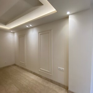 Room in 6+ BHK Independent House at East Patel Nagar – for Sale