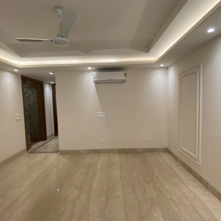 Room, east patel nagar 6+ Bedroom 200 Sq.Yd. Independent House In East Patel Nagar Delhi 10017023