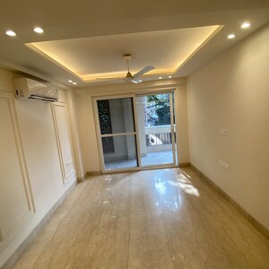 Room in 6+ BHK Independent House at East Patel Nagar – for Sale