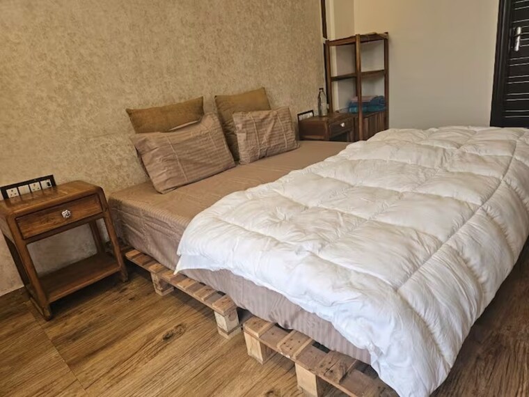 Bedroom, ansal-api-versalia 4 Bedroom 2700 Sq.Ft. Apartment In Sector 67a Gurgaon 10017259