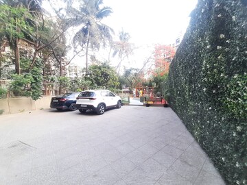 Parking in 2 BHK Apartment at Swapnalok Towers, Malad East – for Rent