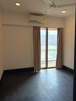 1 BHK Apartment For Rent in Lodha New Cuffe Parade
