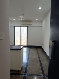 1 BHK Apartment For Rent in Lodha New Cuffe Parade