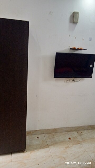 Furnished Amenities in 1 RK Builder Floor at DLF City Phase IV, Dlf Phase iv – for Rent