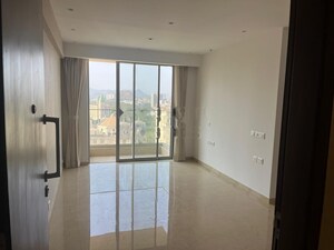 Room in 3 BHK Apartment at Naman Habitat, Andheri West – for Rent