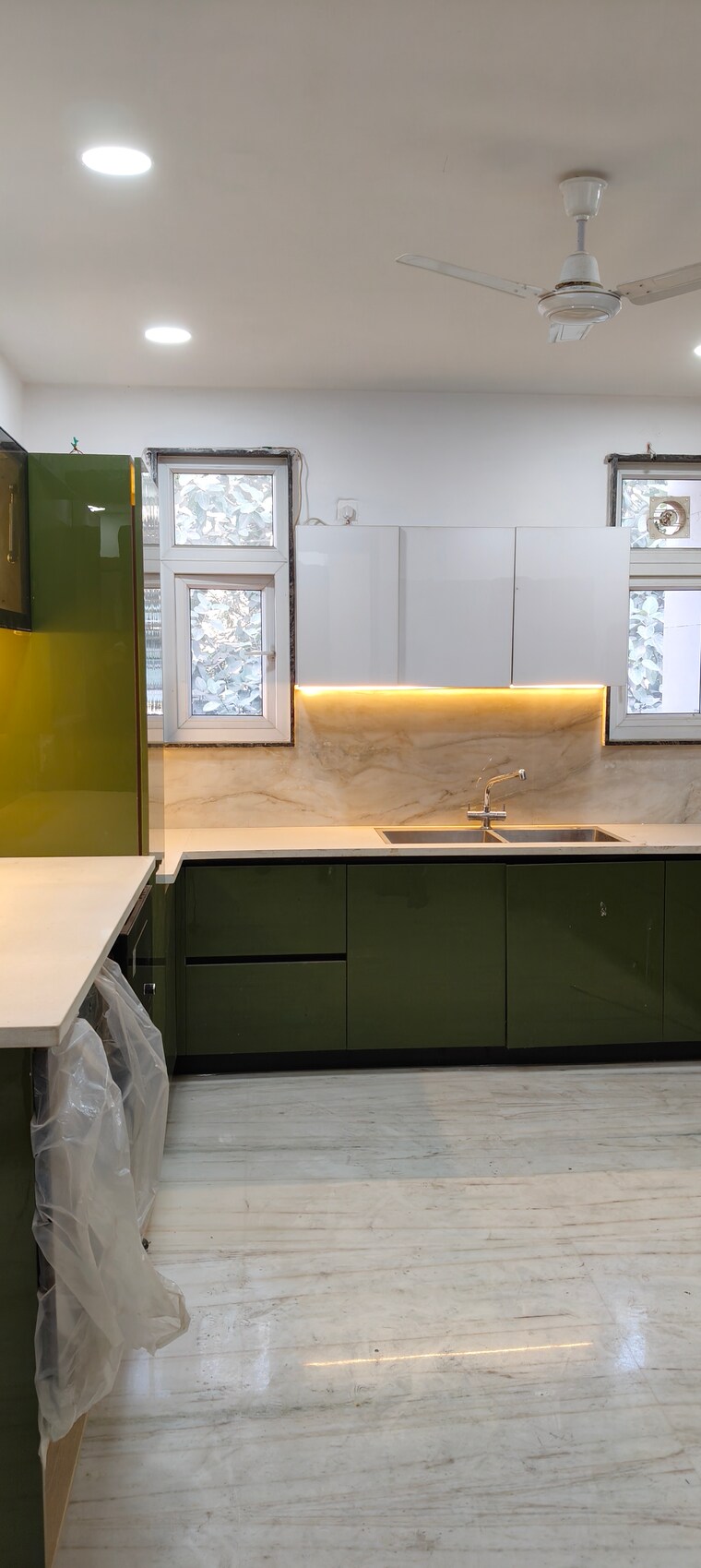 Kitchen, kirti nagar 3 Bedroom 200 Sq.Yd. Builder Floor In Kirti Nagar Delhi 10017627