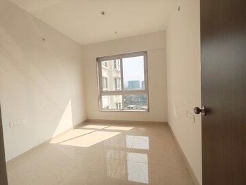 Room in 2 BHK Apartment at Hubtown Rising City, Ghatkopar East – for Sale