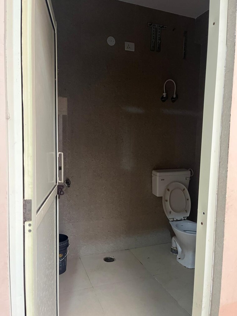 Bathroom, rwa-apartments-sector-70 2 Bedroom 1200 Sq.Ft. Villa In Sector 70 Noida 10017320