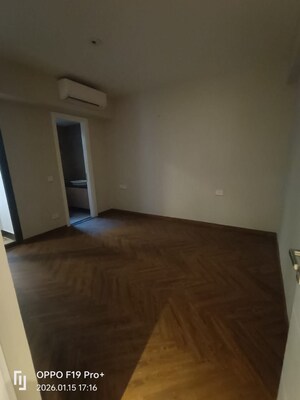 Room in 3 BHK Apartment at Signature Global City 63A, Sector 63a – for Rent