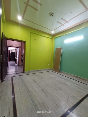 Room in 3 BHK Independent House at Gomti Nagar – for Rent