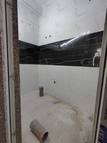 Balcony in 1 BHK Builder Floor at Vaishali Sector 3 – for Sale