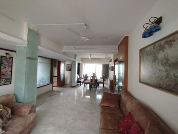 Parking in 4 BHK Apartment at Supreme 19, Lokhandwala – for Rent