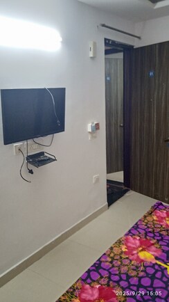 1 RkBuilder Floor For Rent in Ansal Sushant Lok I
