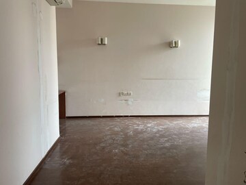 Room in 3.5 BHK Apartment at Ireo Victory Valley, Sector 67 – for Sale