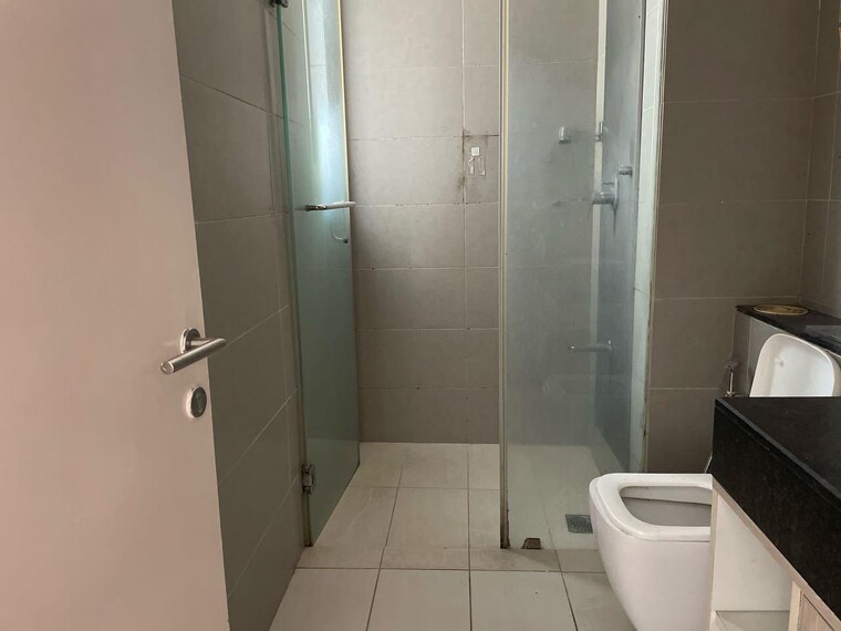 Bathroom, ireo-victory-valley 3.5 Bedroom 2698 Sq.Ft. Apartment In Sector 67 Gurgaon 10016837