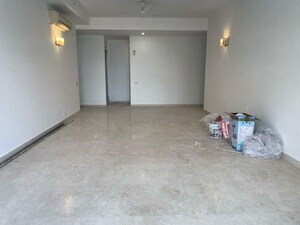 Room in 3.5 BHK Apartment at Ireo Victory Valley, Sector 67 – for Sale