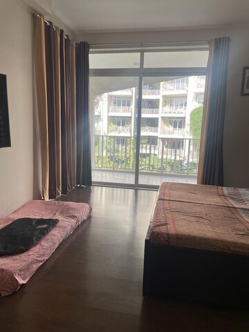Room in 3.5 BHK Apartment at Ireo Victory Valley, Sector 67 – for Sale