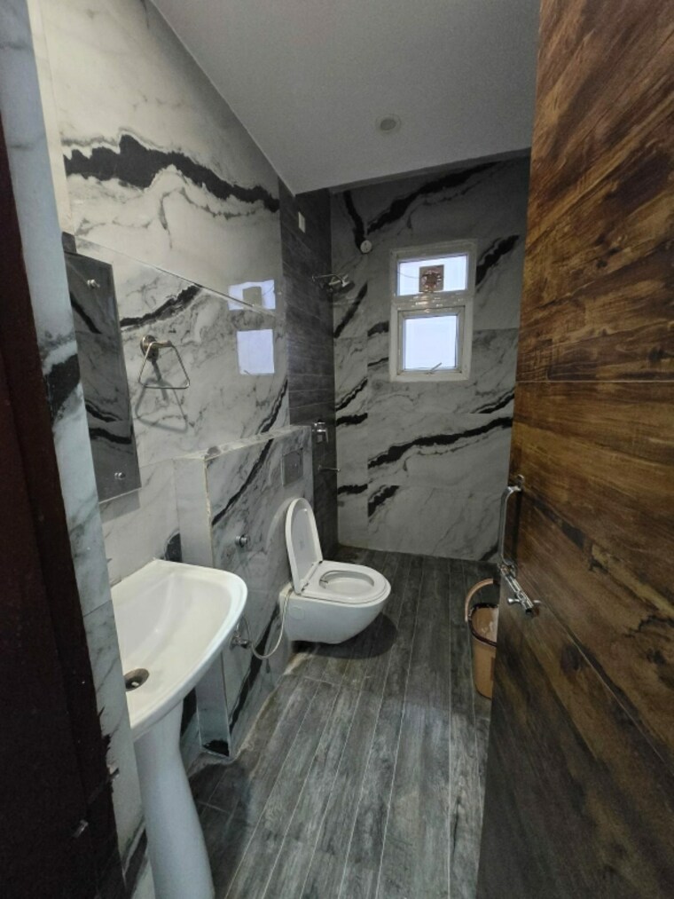 Bathroom, patiala road 3 Bedroom 120 Sq.Yd. Independent House In Patiala Road Zirakpur 10017444