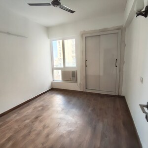 Room in 2.5 BHK Apartment at Silverglades The Melia, Sohna Sector 33 – for Sale