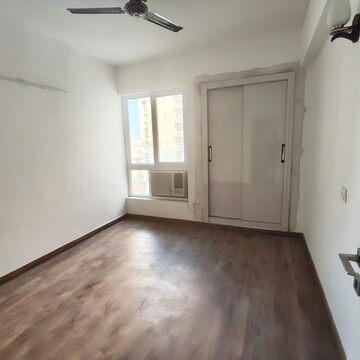 Room in 2.5 BHK Apartment at Silverglades The Melia, Sohna Sector 33 – for Sale