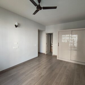 Room in 2.5 BHK Apartment at Silverglades The Melia, Sohna Sector 33 – for Sale