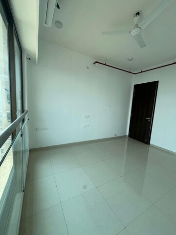 Room in 1 BHK Apartment at LnT Veridian, Powai – for Rent