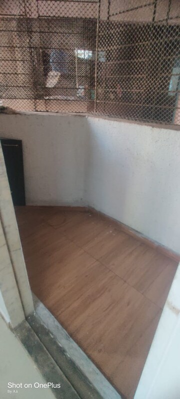 Room in 2 BHK Apartment at Nahar Laurel and Lilac, Chandivali – for Rent