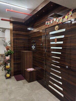 Room in 1 BHK Apartment at Riddhi Gardens CHS, Malad East – for Sale