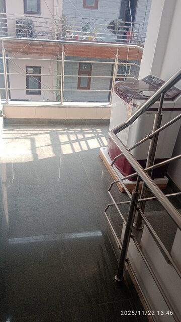 Balcony in 1 RK Builder Floor at Sector 44 – for Rent