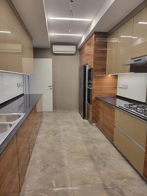 Kitchen in 3.5 BHK Apartment at M3M Heights, Sector 65 – for Rent