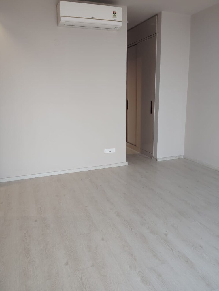 Room, m3m-heights 3.5 Bedroom 2056 Sq.Ft. Apartment In Sector 65 Gurgaon 10017626