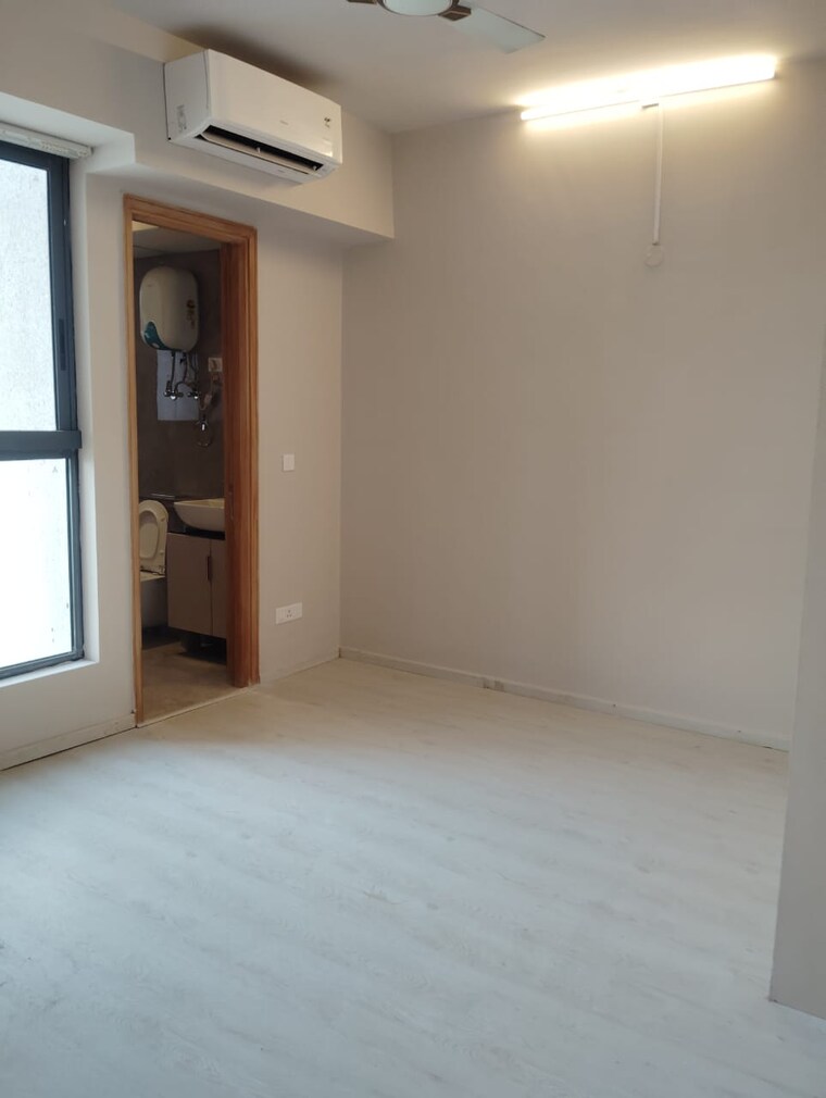 Room, m3m-heights 3.5 Bedroom 2056 Sq.Ft. Apartment In Sector 65 Gurgaon 10017626