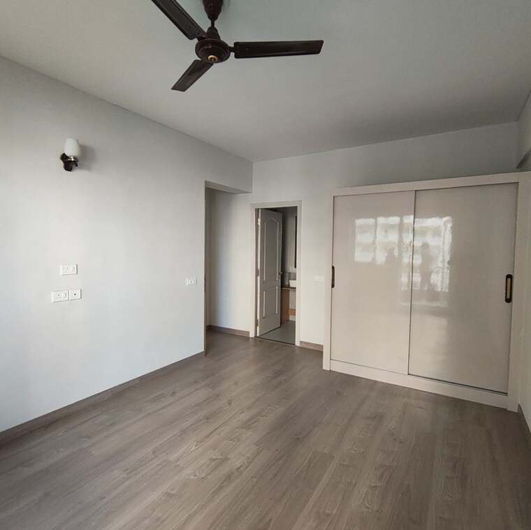 Room, silverglades-the-melia 3 Bedroom 1845 Sq.Ft. Apartment In Sohna Sector 33 Gurgaon 10017667