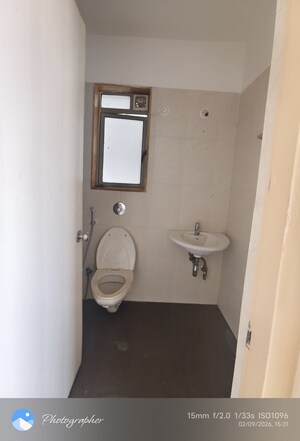 Bathroom in 1.5 BHK Apartment at Lodha Casa Bella Gold, Dombivli East – for Rent