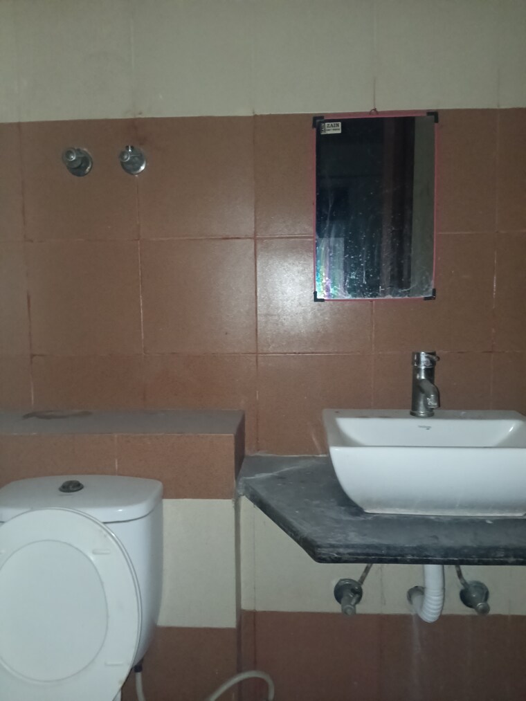 Bathroom, mahagun-mywoods 3 Bedroom 1235 Sq.Ft. Apartment In Sector 16c Greater Noida Greater Noida 10017830