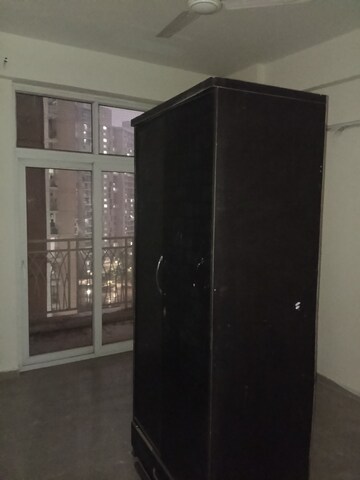 Furnished Amenities in 3 BHK Apartment at Mahagun Mywoods, Sector 16c Greater Noida – for Sale