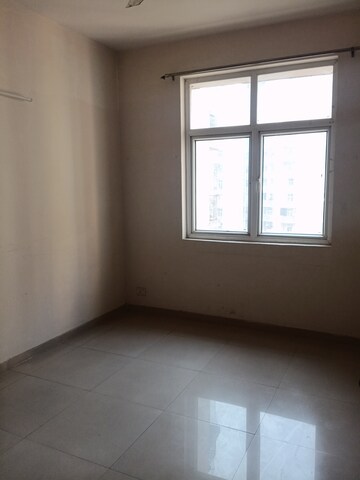 Room in 3 BHK Apartment at Mahagun Mywoods, Sector 16c Greater Noida – for Sale