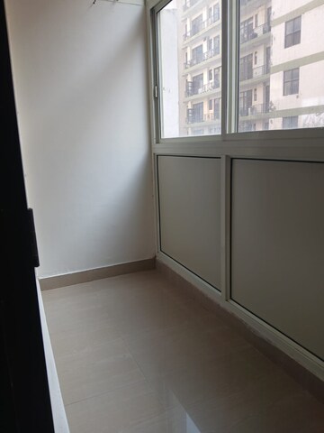 Room in 3.5 BHK Apartment at Vip Road – for Sale