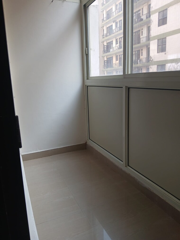Room, vip road 3.5 Bedroom 1350 Sq.Ft. Apartment In Vip Road Zirakpur 10017733