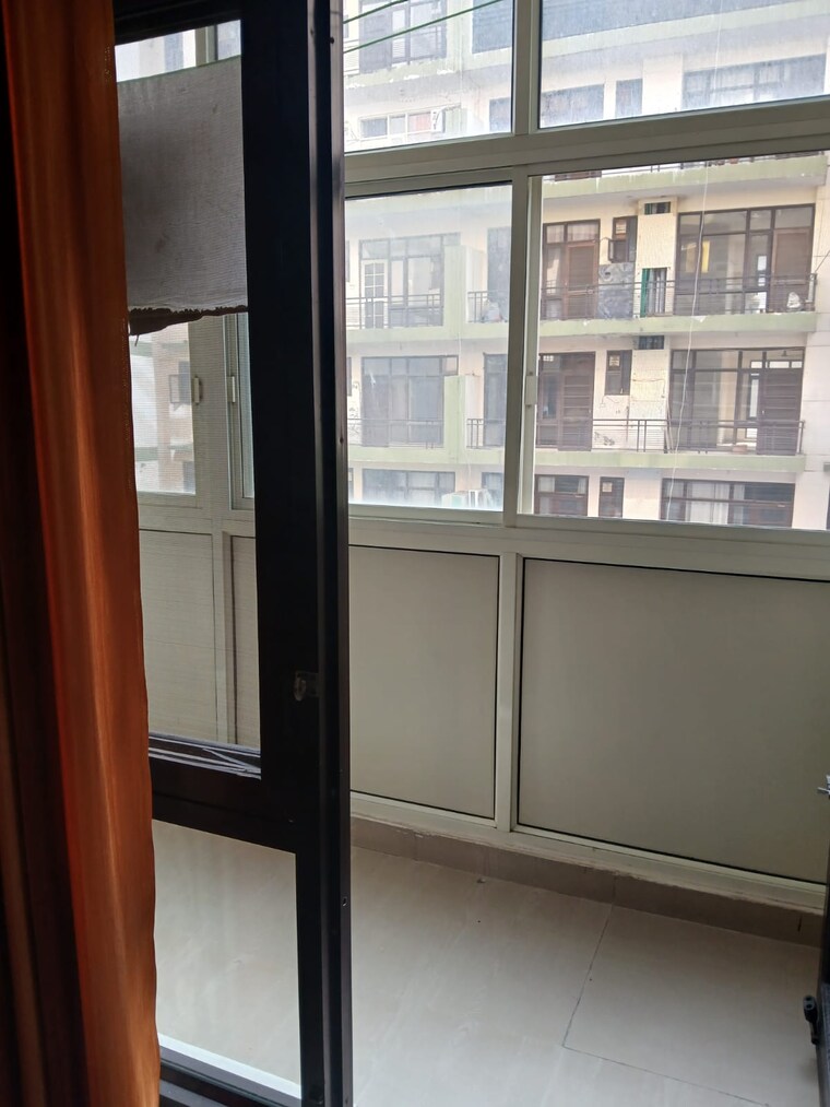 Room, vip road 3.5 Bedroom 1350 Sq.Ft. Apartment In Vip Road Zirakpur 10017733