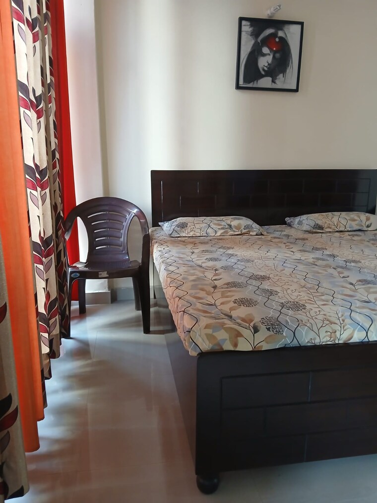 Bedroom, vip road 3.5 Bedroom 1350 Sq.Ft. Apartment In Vip Road Zirakpur 10017733